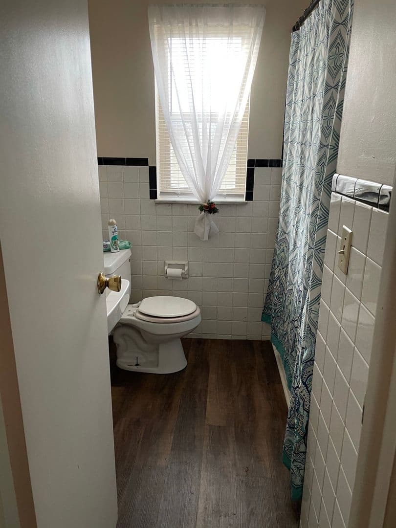 INDIANAPOLIS Apartment: 920 E MARKWOOD AVENUE