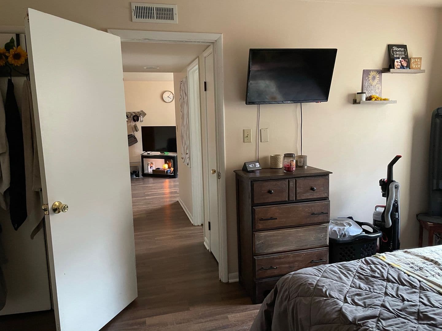 INDIANAPOLIS Apartment: 920 E MARKWOOD AVENUE