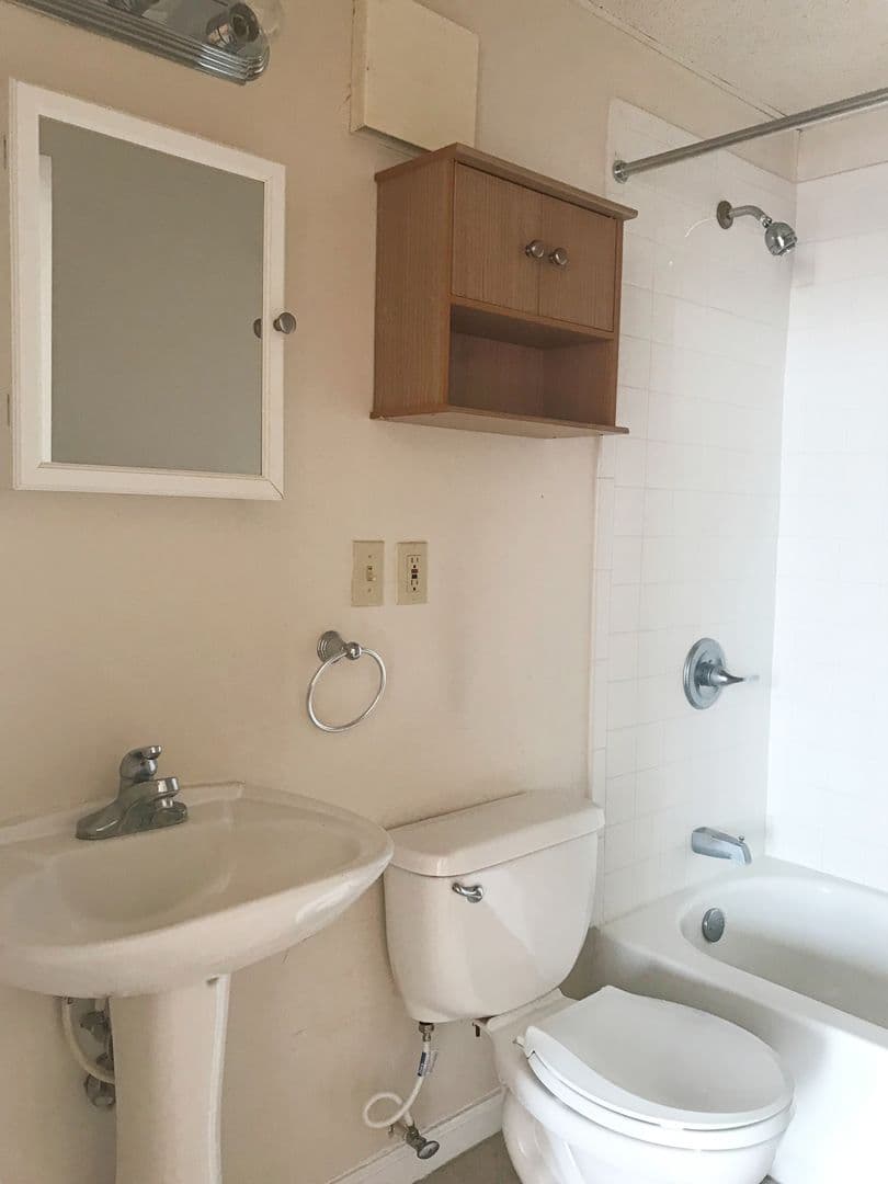 INDIANAPOLIS Apartment: 1350 N MERIDIAN STREET