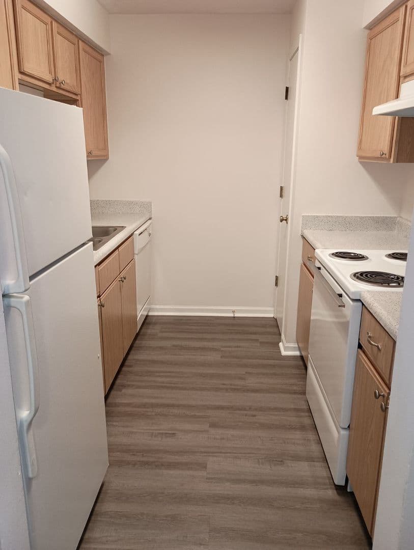 MARTINSVILLE Apartment: 388 COUNTRY VIEW COURT