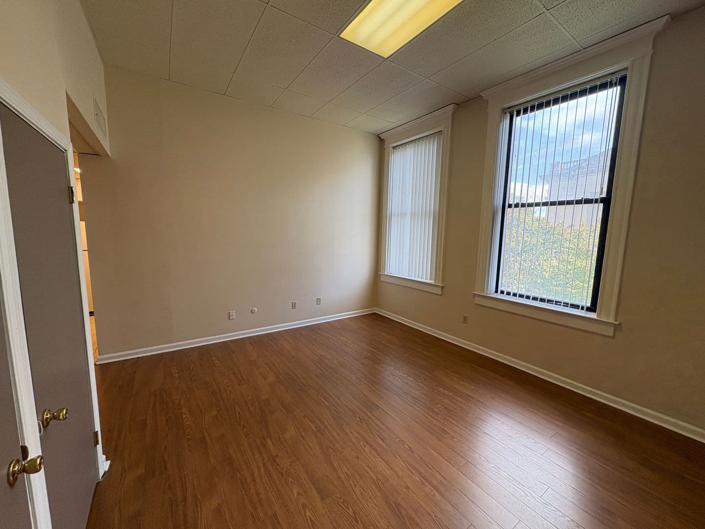 INDIANAPOLIS Apartment: 1350 N MERIDIAN STREET