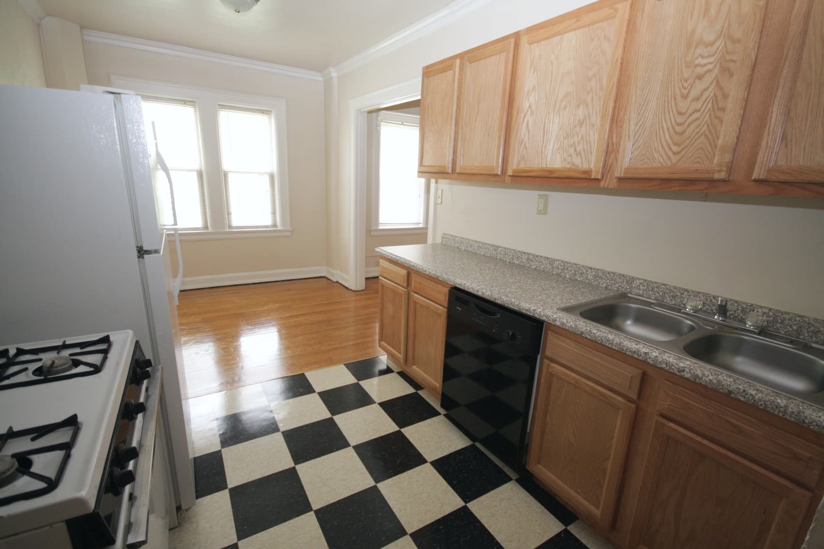 INDIANAPOLIS Apartment: 3536 N MERIDIAN STREET