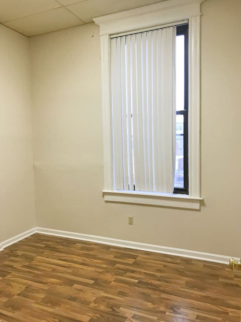 INDIANAPOLIS Apartment: 1350 N MERIDIAN STREET
