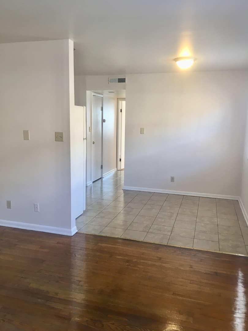 INDIANAPOLIS Apartment: 920 E MARKWOOD AVENUE