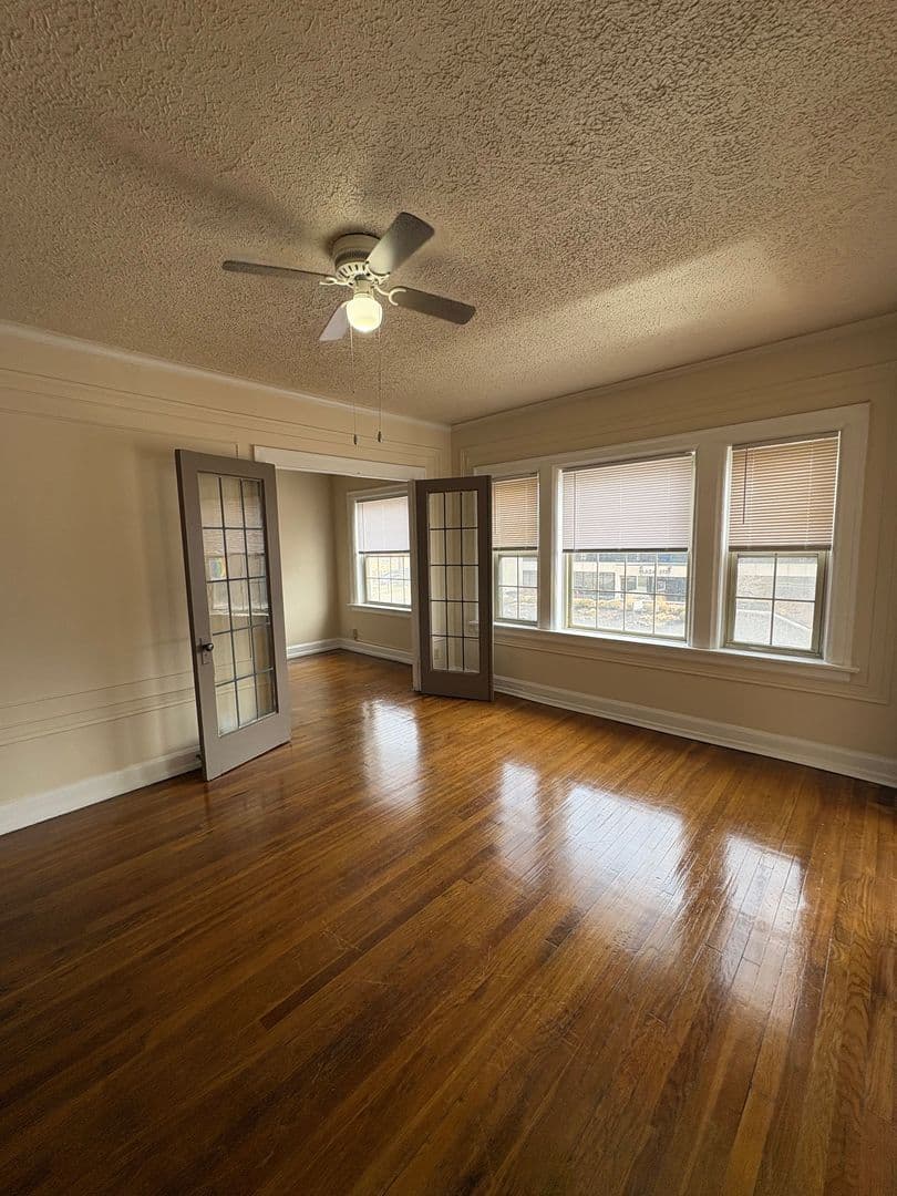 INDIANAPOLIS Apartment: 3726 N MERIDIAN STREET