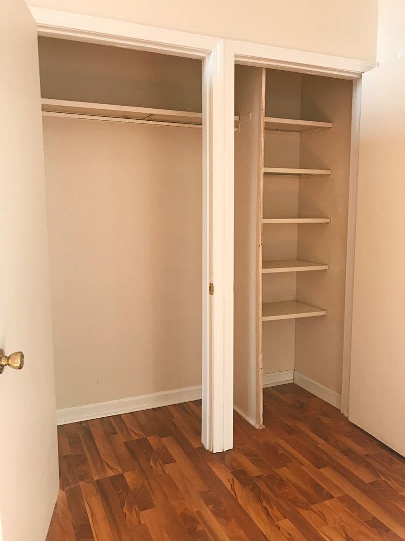 INDIANAPOLIS Apartment: 1350 N MERIDIAN STREET