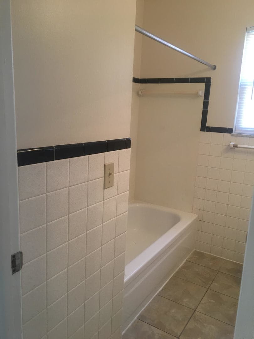 INDIANAPOLIS Apartment: 920 E MARKWOOD AVENUE