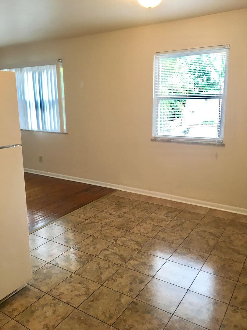 INDIANAPOLIS Apartment: 920 E MARKWOOD AVENUE