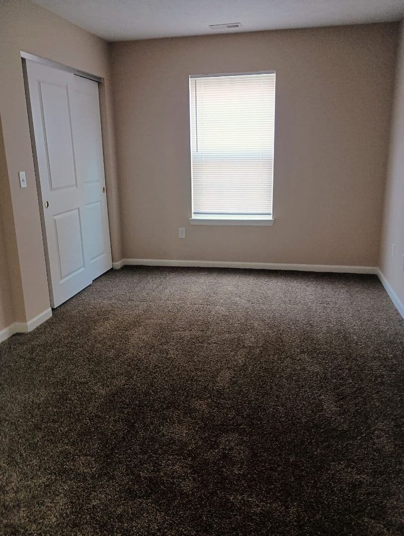 MARTINSVILLE Apartment: 388 COUNTRY VIEW COURT
