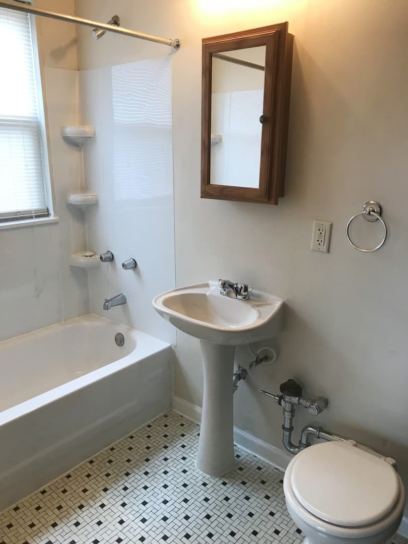 INDIANAPOLIS Apartment: 37 - 57 E 38TH STREET, BARRINGTON APARTMENTS