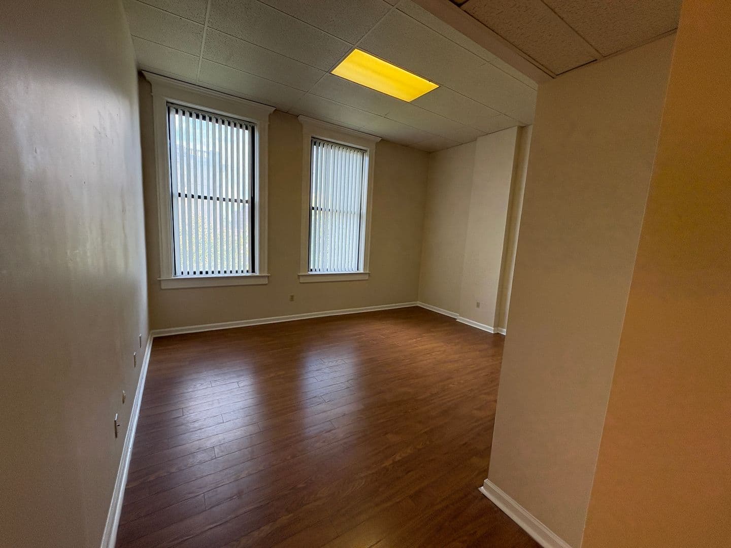 INDIANAPOLIS Apartment: 1350 N MERIDIAN STREET
