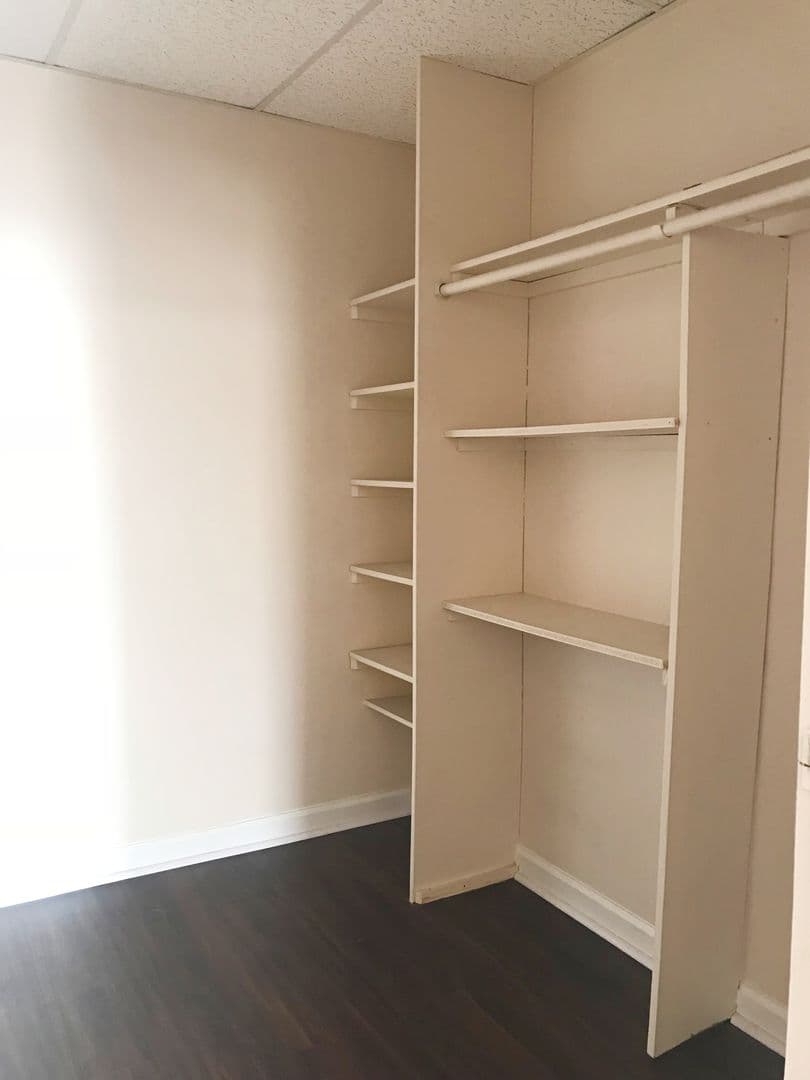 INDIANAPOLIS Apartment: 1350 N MERIDIAN STREET