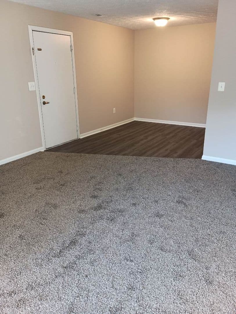 MARTINSVILLE Apartment: 388 COUNTRY VIEW COURT