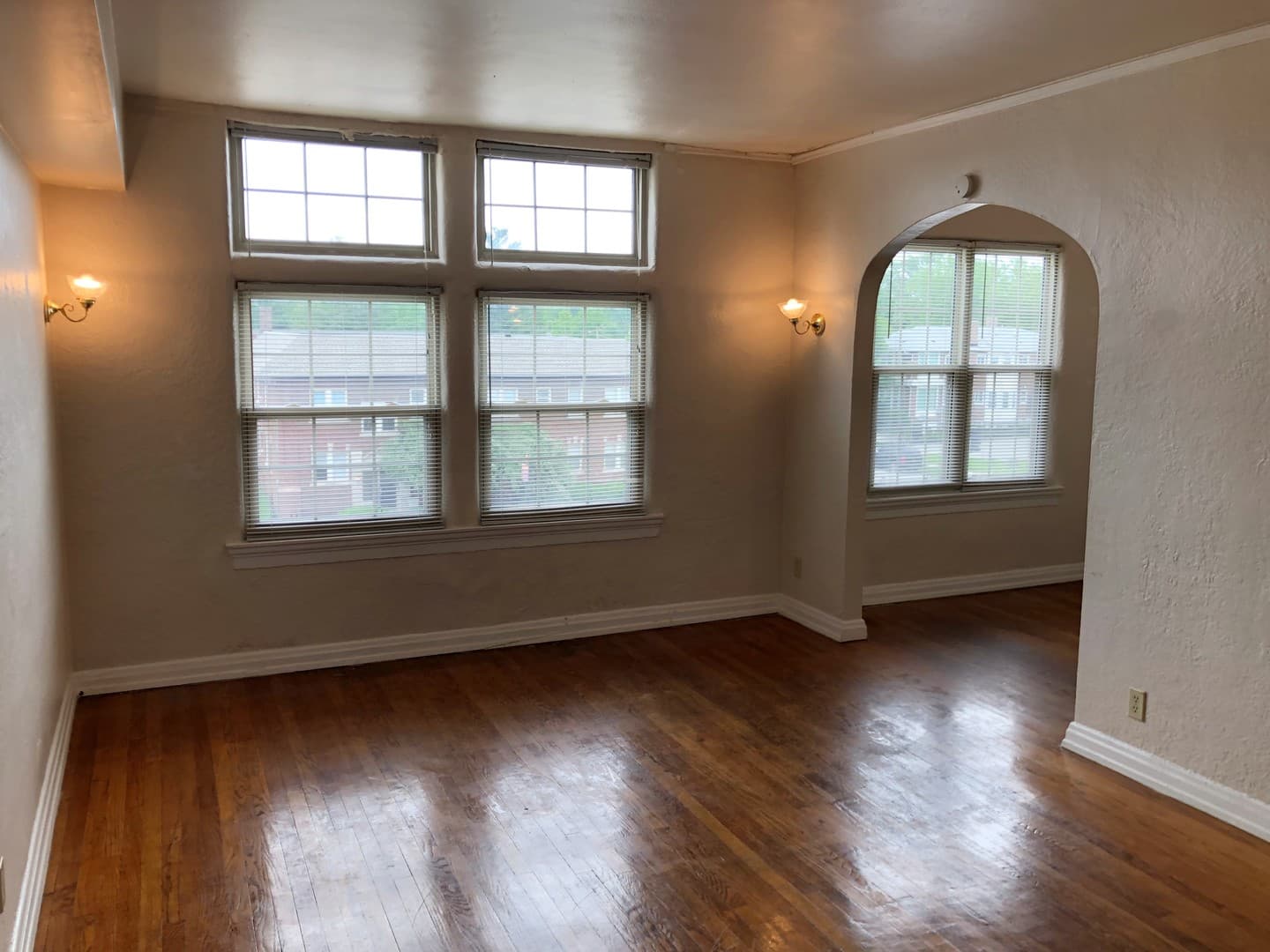 INDIANAPOLIS Apartment: 37 - 57 E 38TH STREET, BARRINGTON APARTMENTS