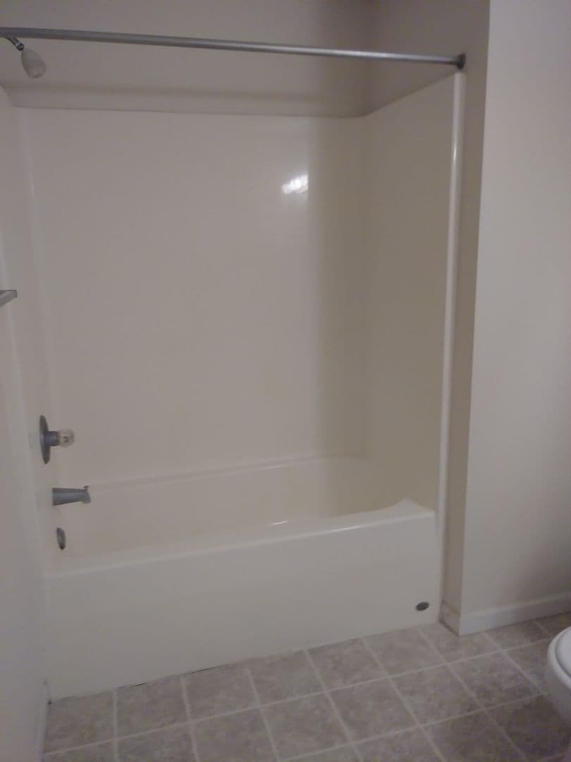 MARTINSVILLE Apartment: 388 COUNTRY VIEW COURT