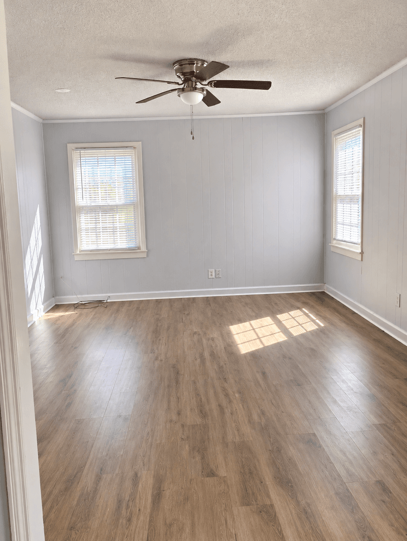 Memphis House: 518 Burlington Cir