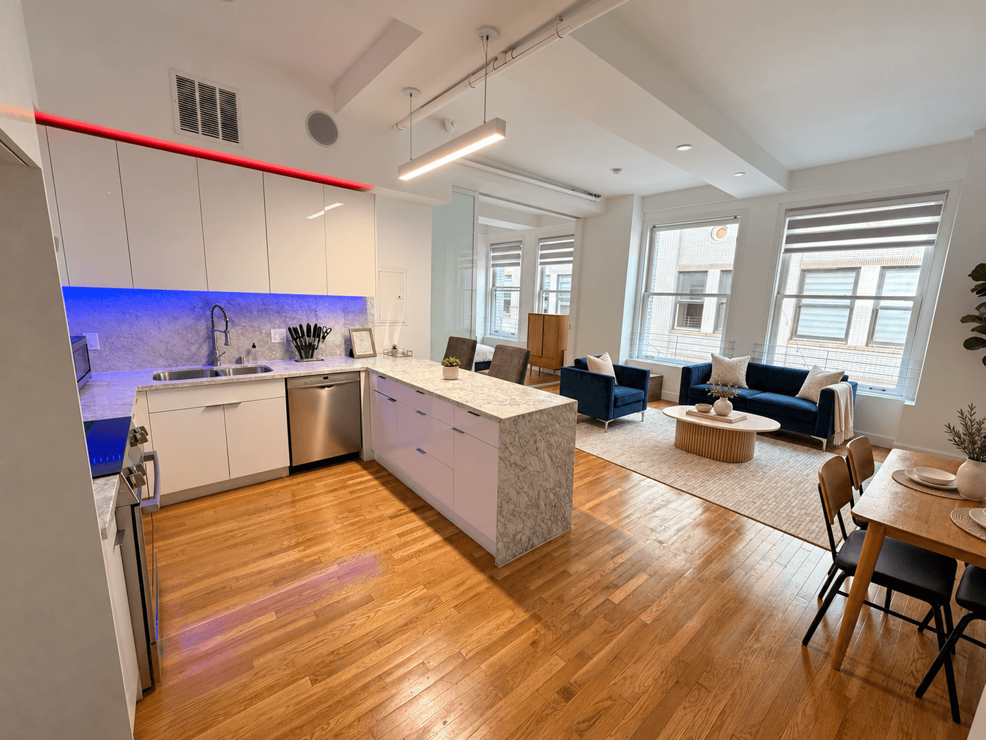 Los Angeles Apartment: 125 West 4th St