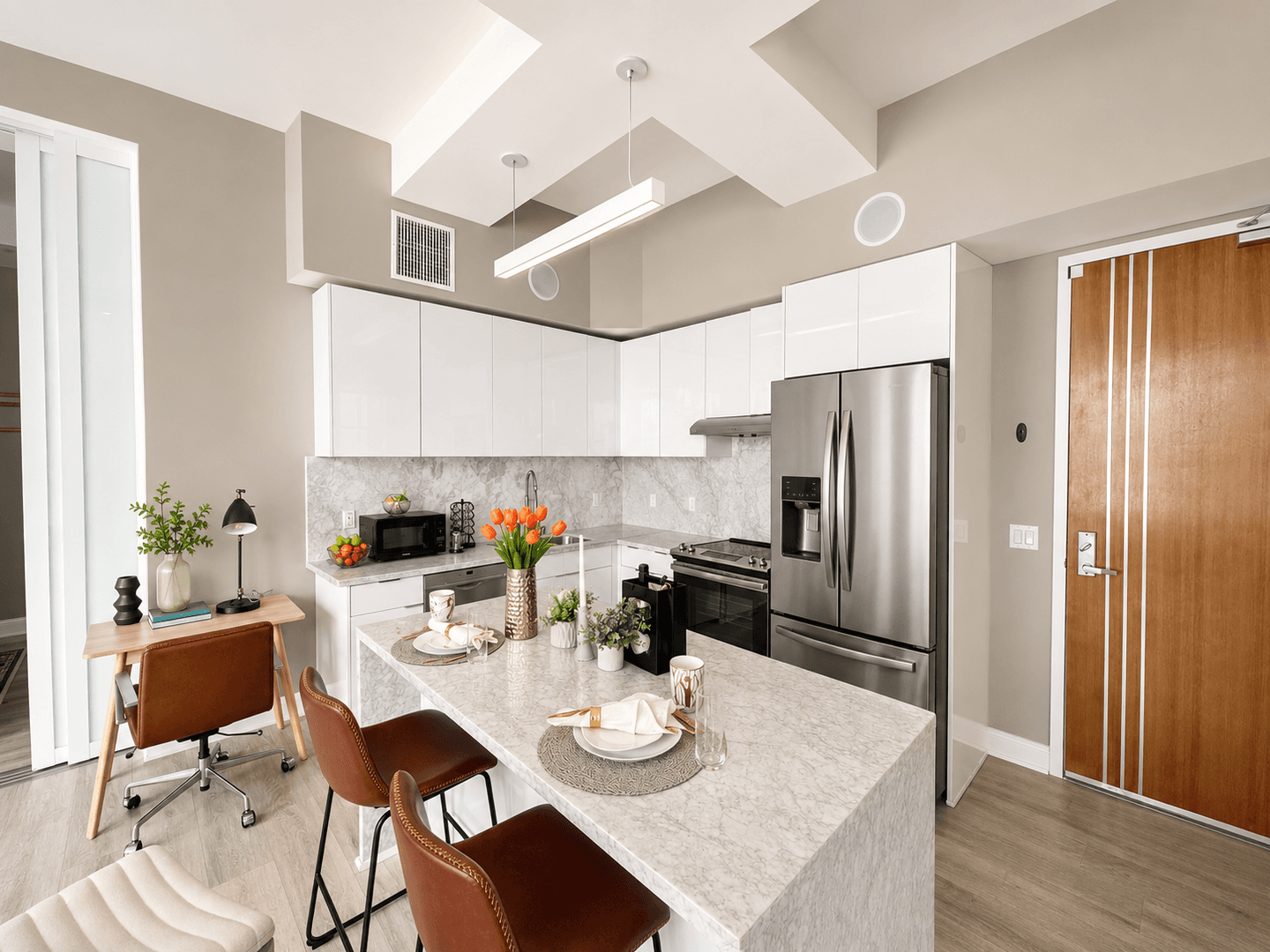 Los Angeles Apartment: 125 West 4th St