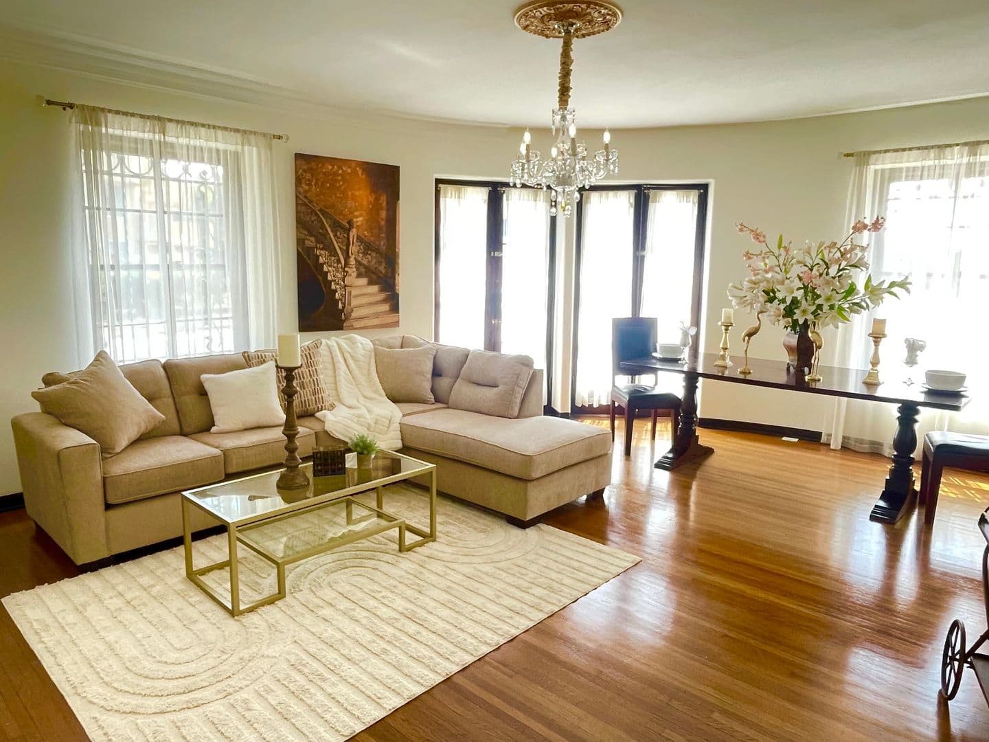 Los Angeles Apartment: 4121 Wilshire Blvd