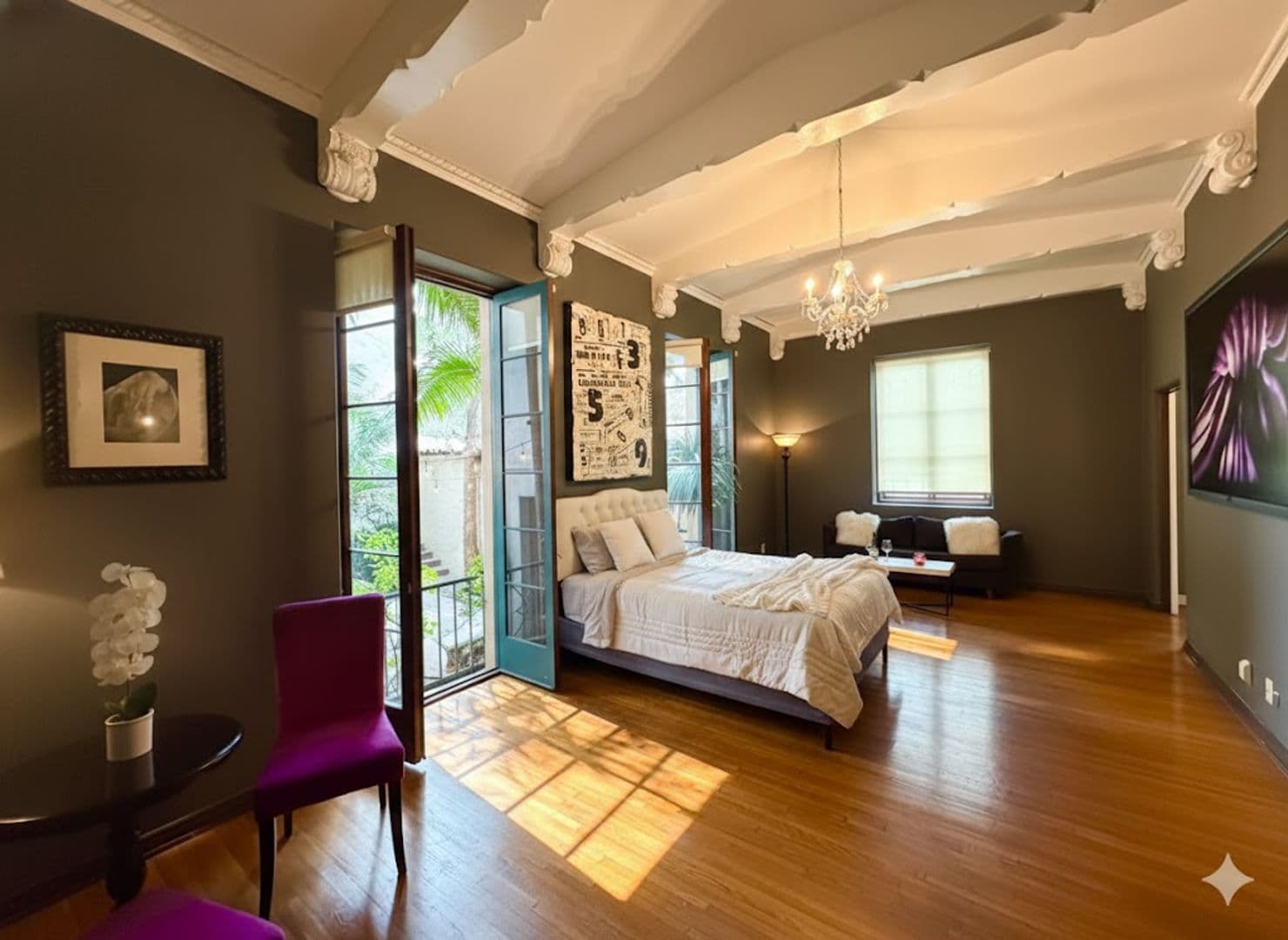 Los Angeles Apartment: 4121 Wilshire Blvd