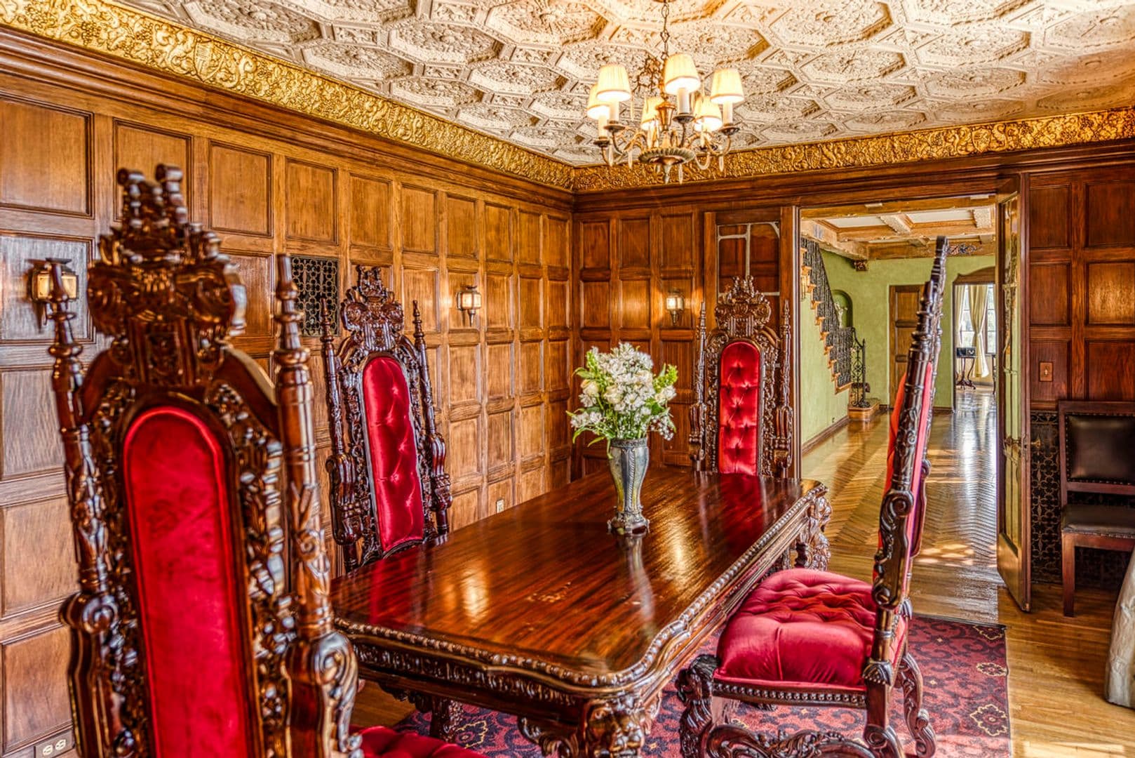 Los Angeles Apartment: 4121 Wilshire Blvd