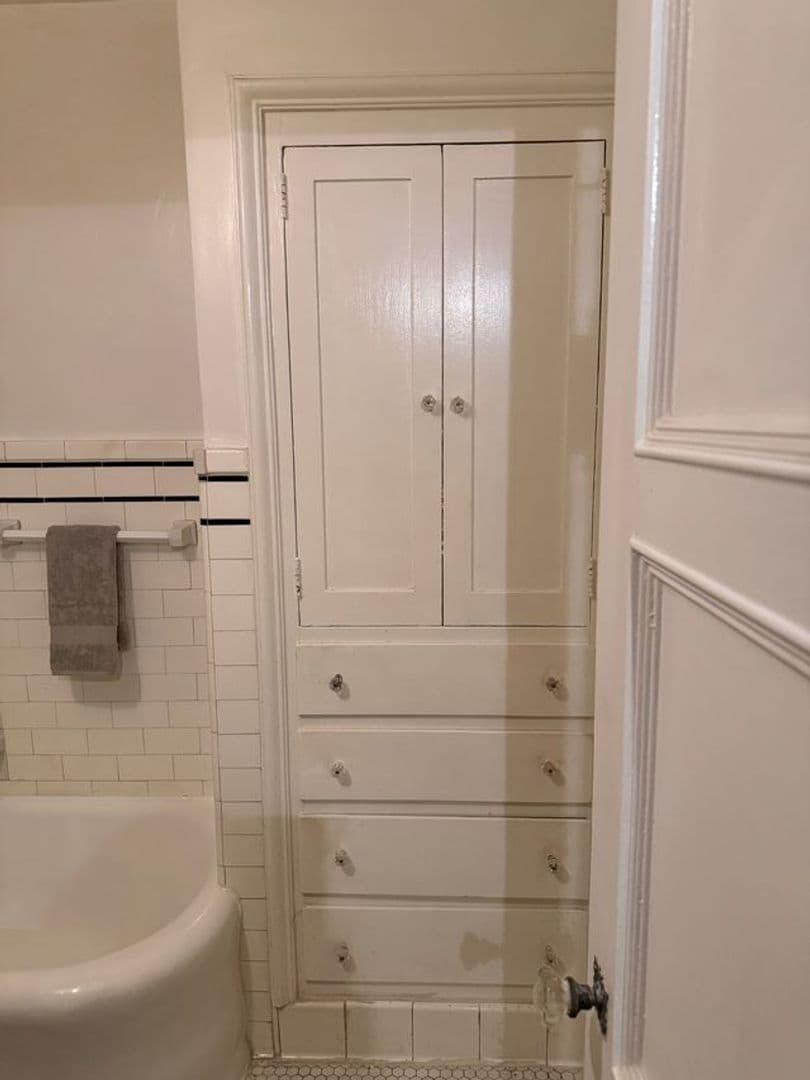 Los Angeles Apartment: 4121 Wilshire Blvd