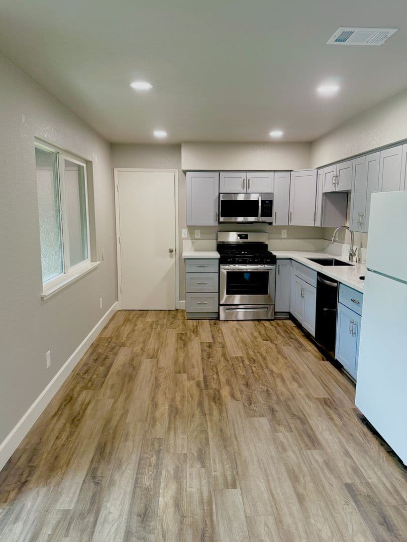 Sacramento Apartment: Venuto Way Duplexes