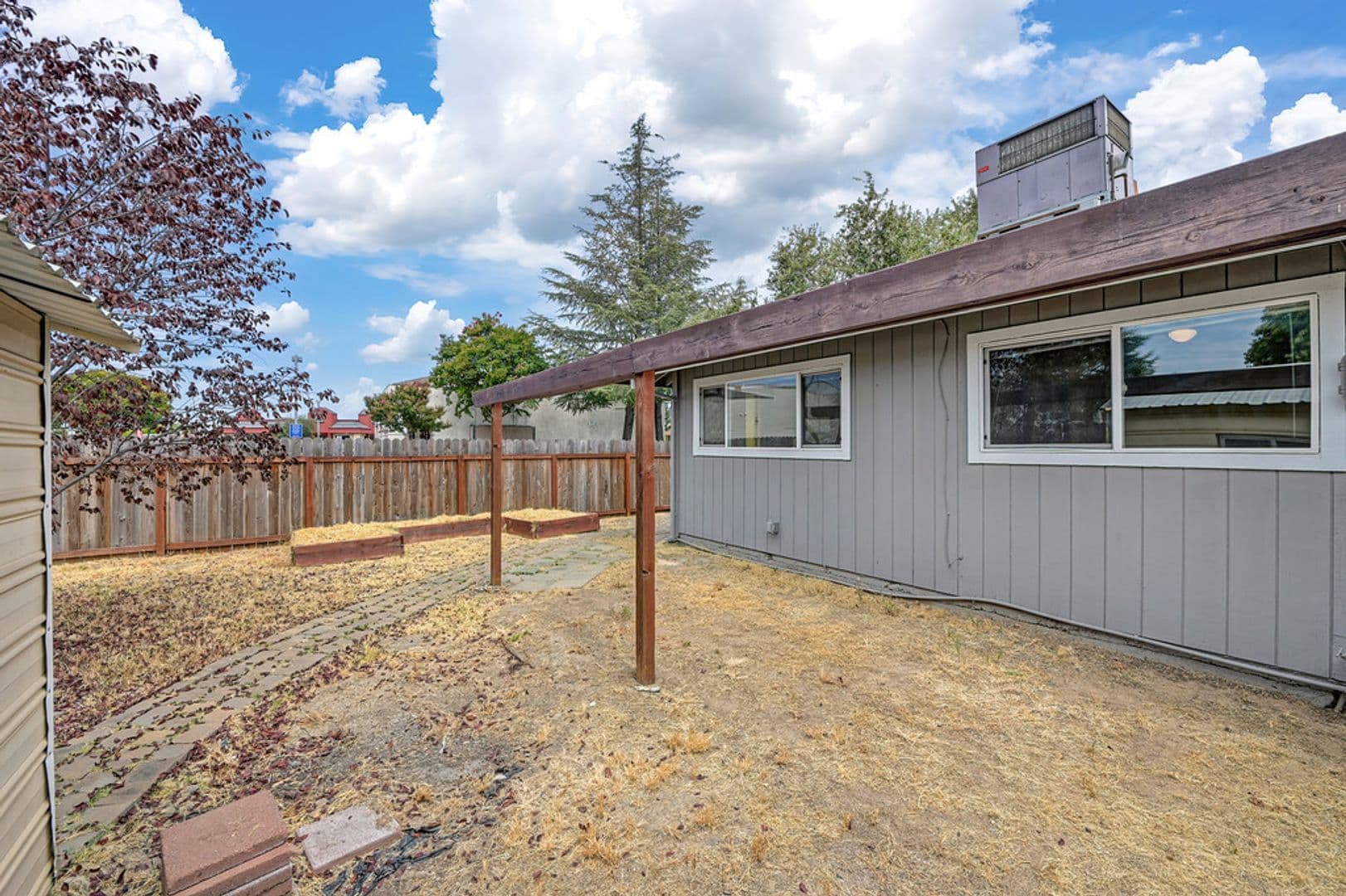 Orangevale Apartment: 9685-9687 Lake Natoma Drive