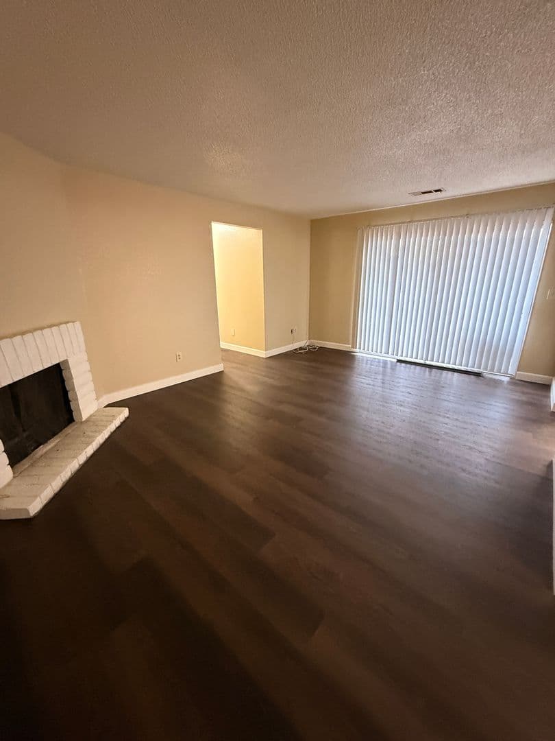 Modesto House: 1001 Whitemarsh Way