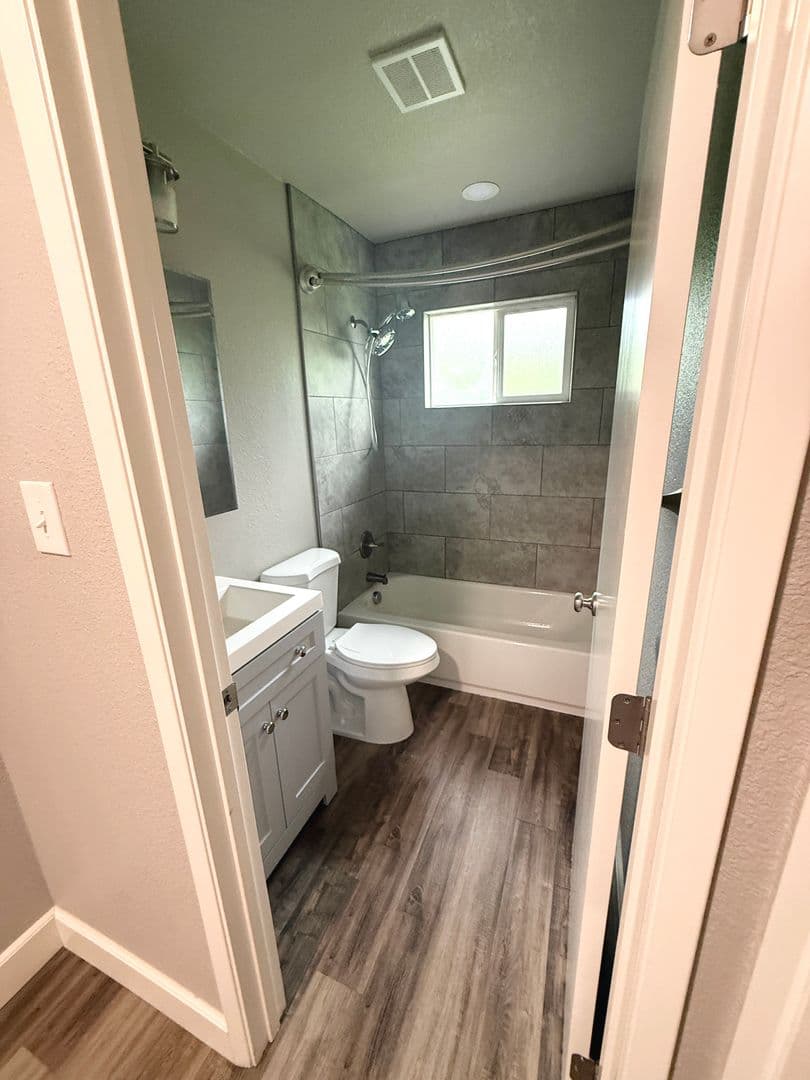 Sacramento Apartment: Venuto Way Duplexes