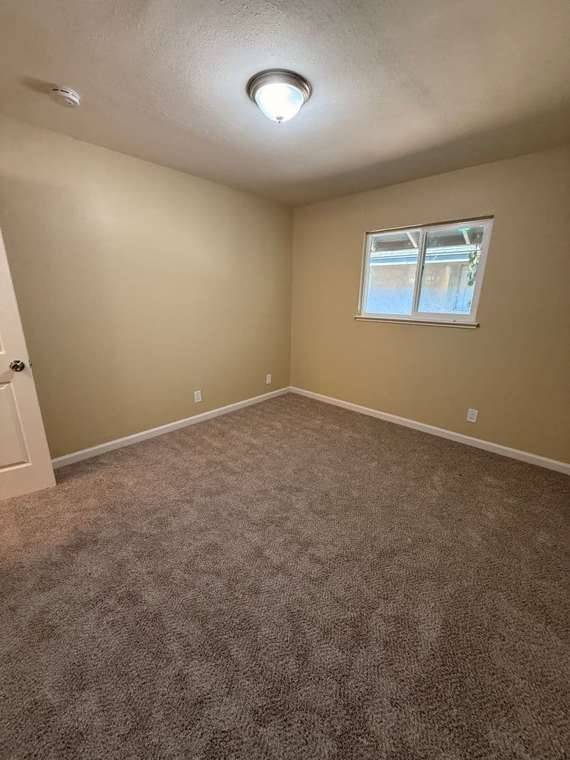 modesto Apartment: 208 Kingston Lane