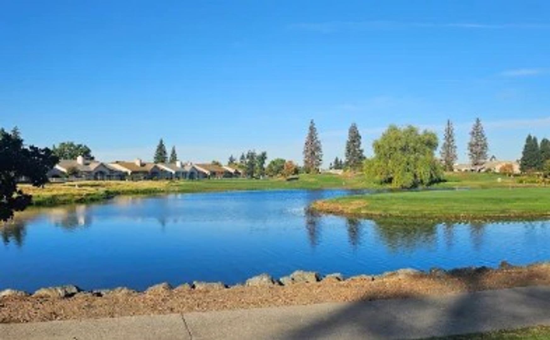 Roseville House: 272 Snowy River Court