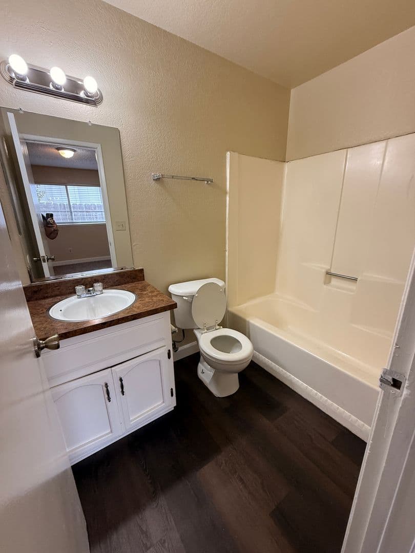 Modesto House: 1001 Whitemarsh Way
