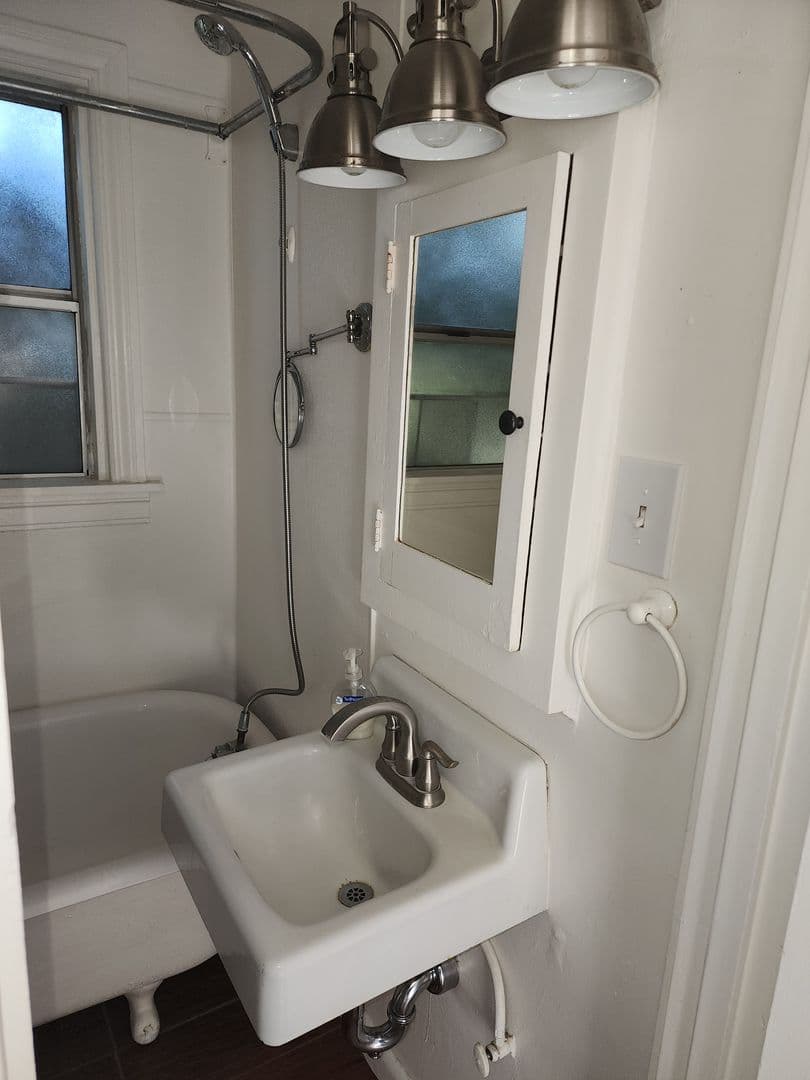 Modesto Apartment: 508 Lottie Ave
