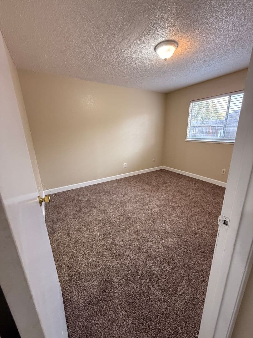 Modesto House: 1001 Whitemarsh Way