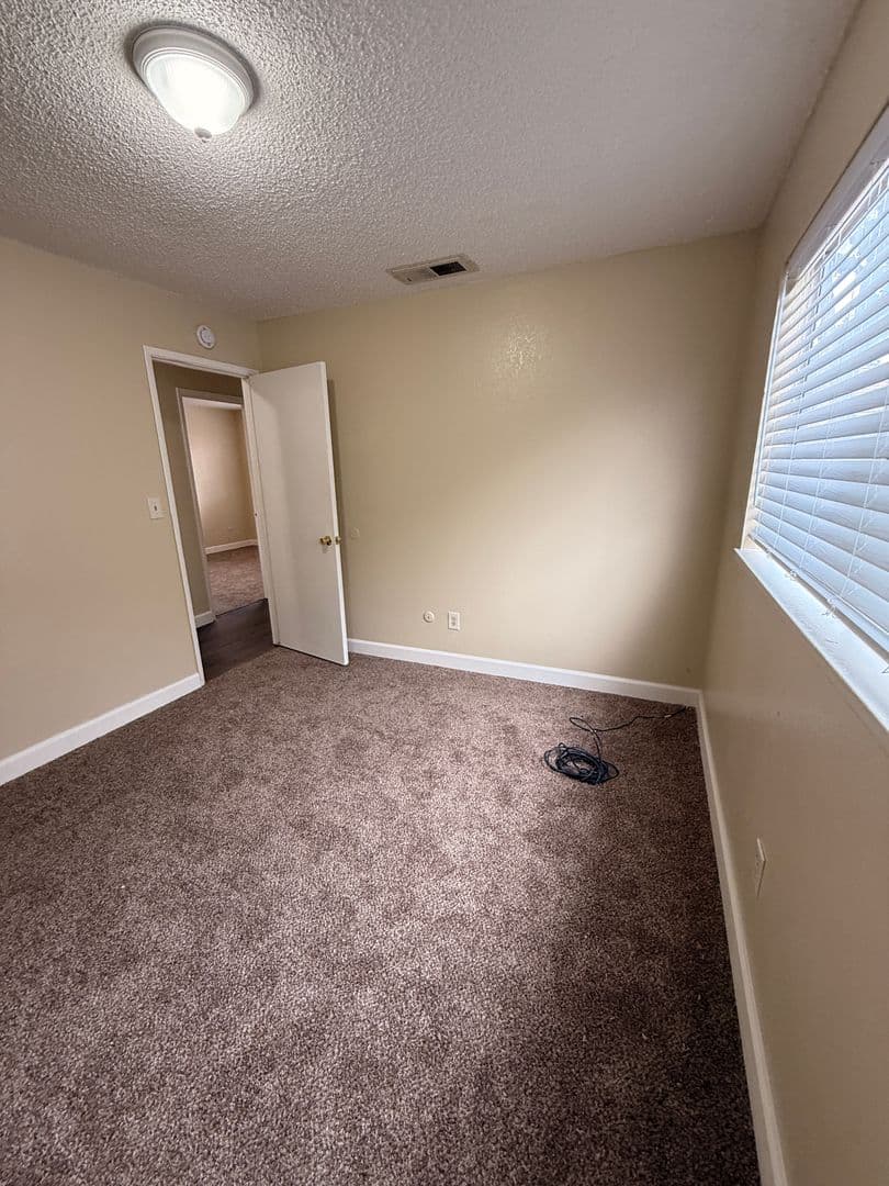 Modesto House: 1001 Whitemarsh Way