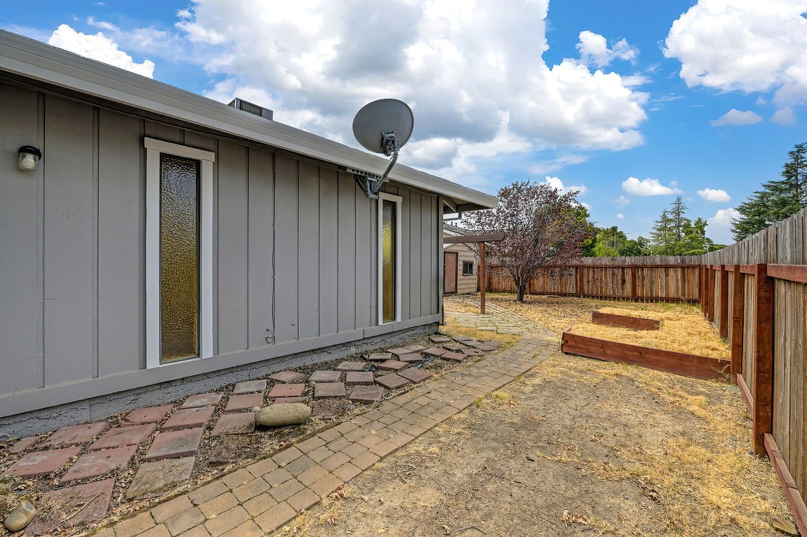 Orangevale Apartment: 9685-9687 Lake Natoma Drive