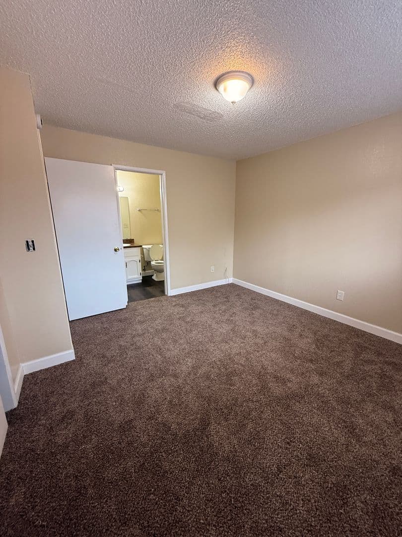 Modesto House: 1001 Whitemarsh Way
