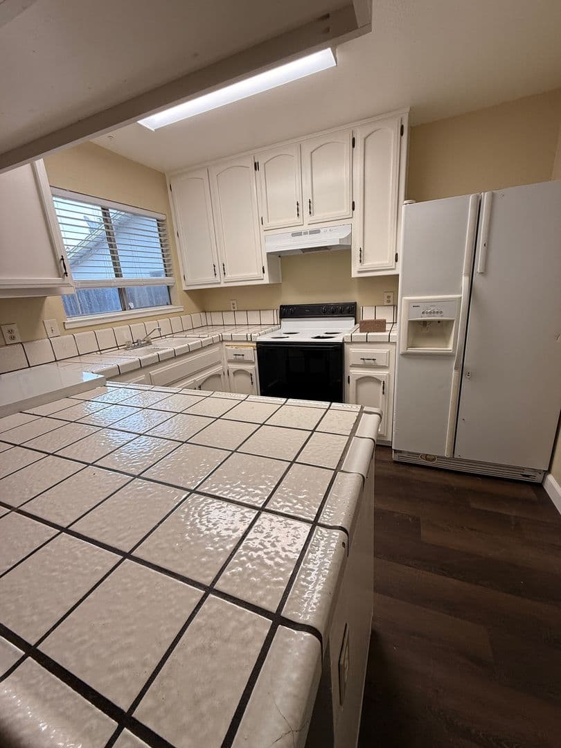Modesto House: 1001 Whitemarsh Way