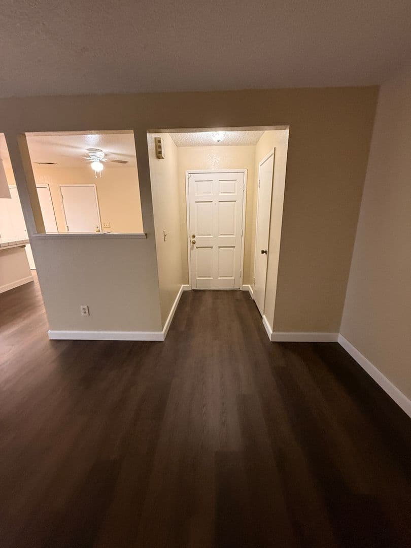 Modesto House: 1001 Whitemarsh Way