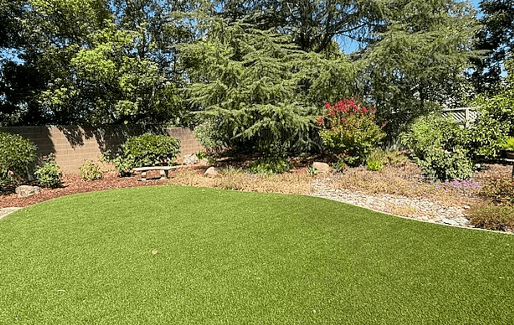 Roseville House: 272 Snowy River Court