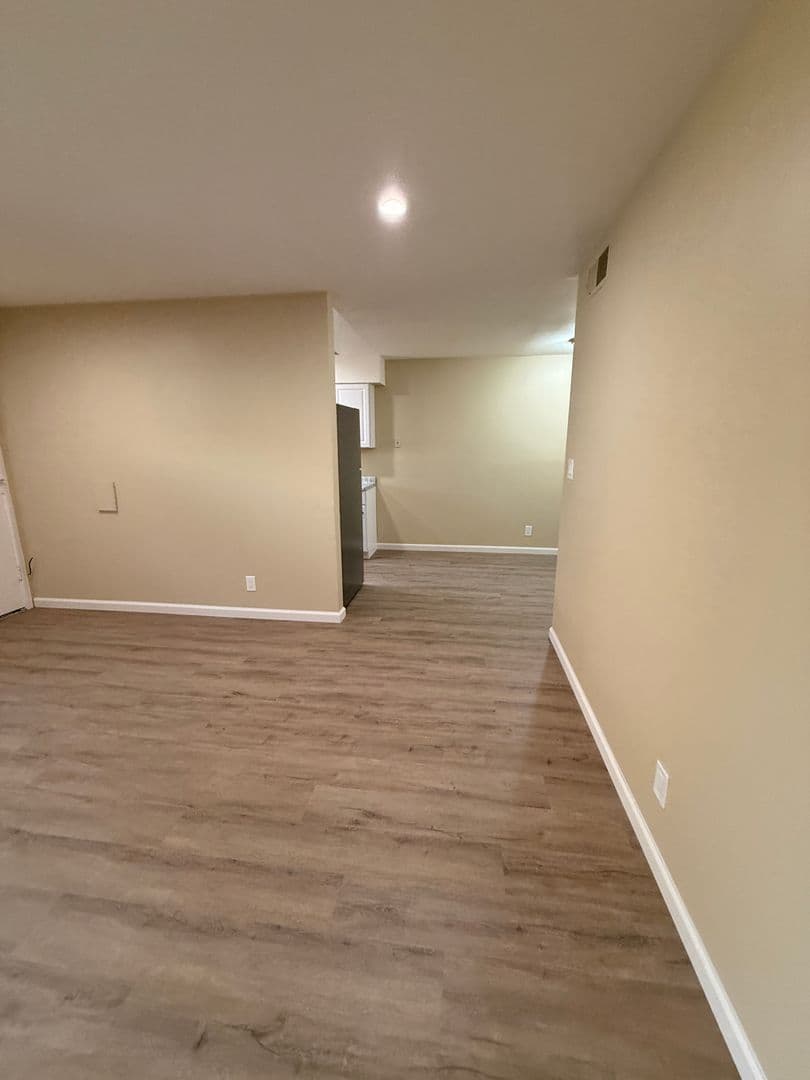 modesto Apartment: 208 Kingston Lane