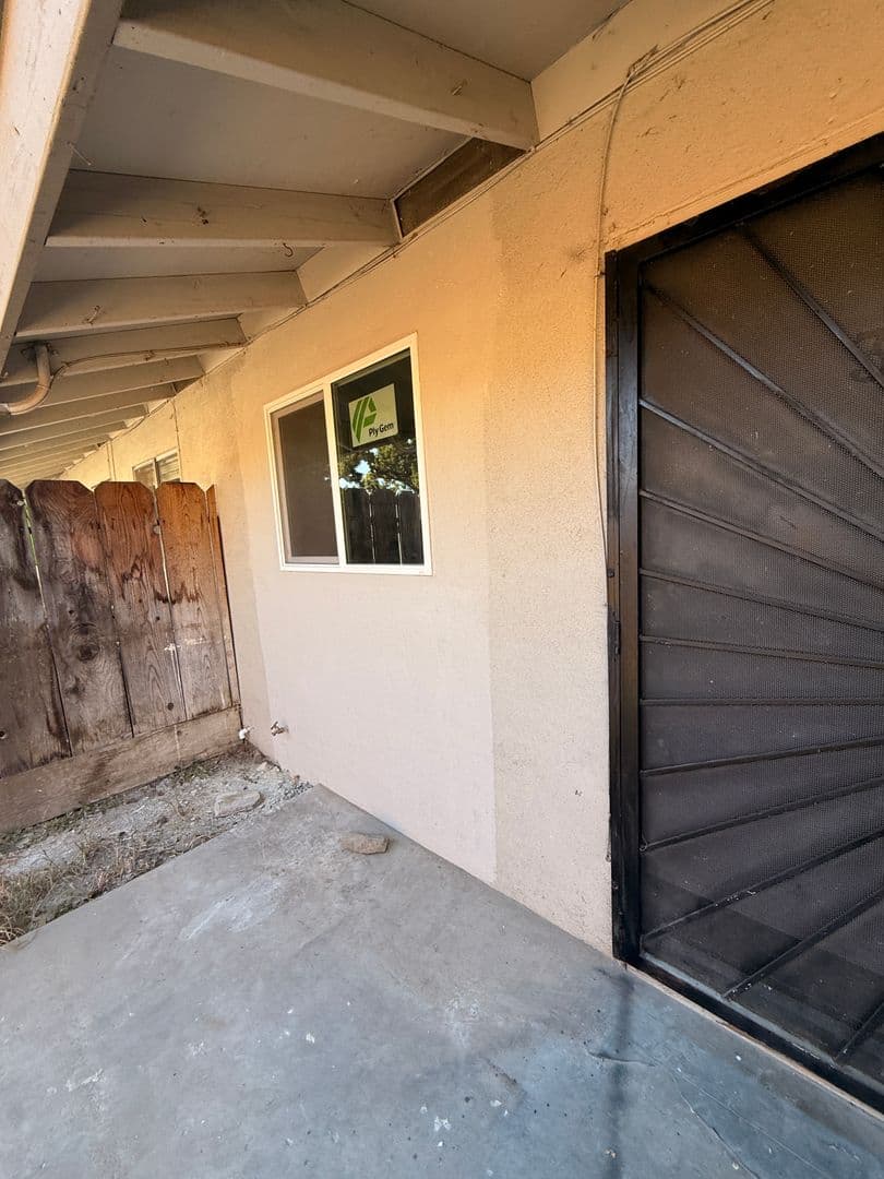 modesto Apartment: 208 Kingston Lane