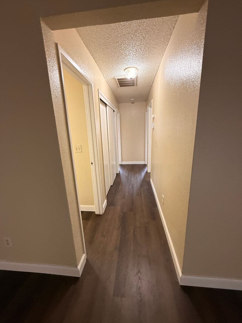 Modesto House: 1001 Whitemarsh Way