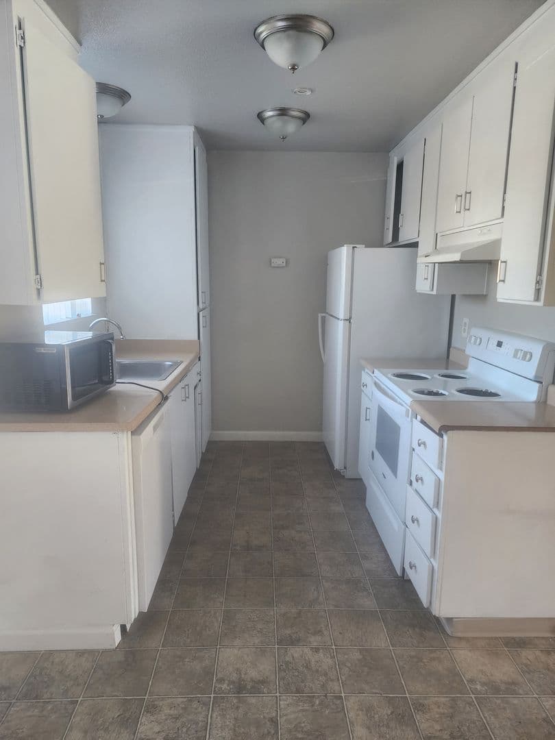 Stockton Apartment: 7945 N El Dorado Street