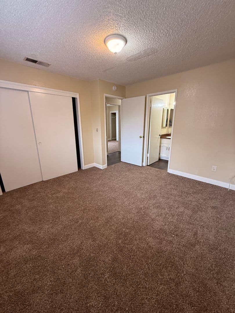Modesto House: 1001 Whitemarsh Way