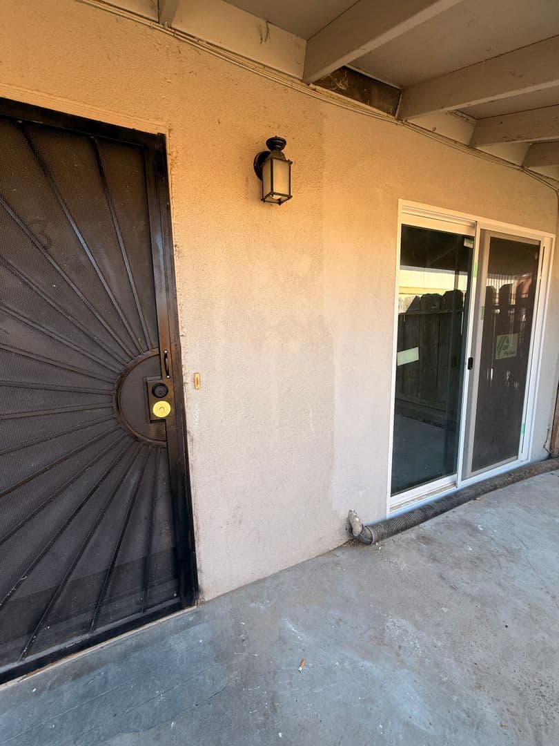 modesto Apartment: 208 Kingston Lane