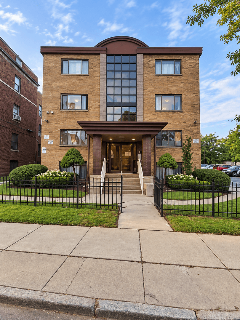 Hartford Apartment: 169 Seymour St