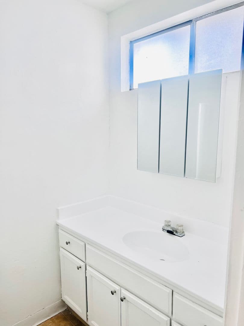 Los Angeles Apartment: 1111 Arapahoe Street