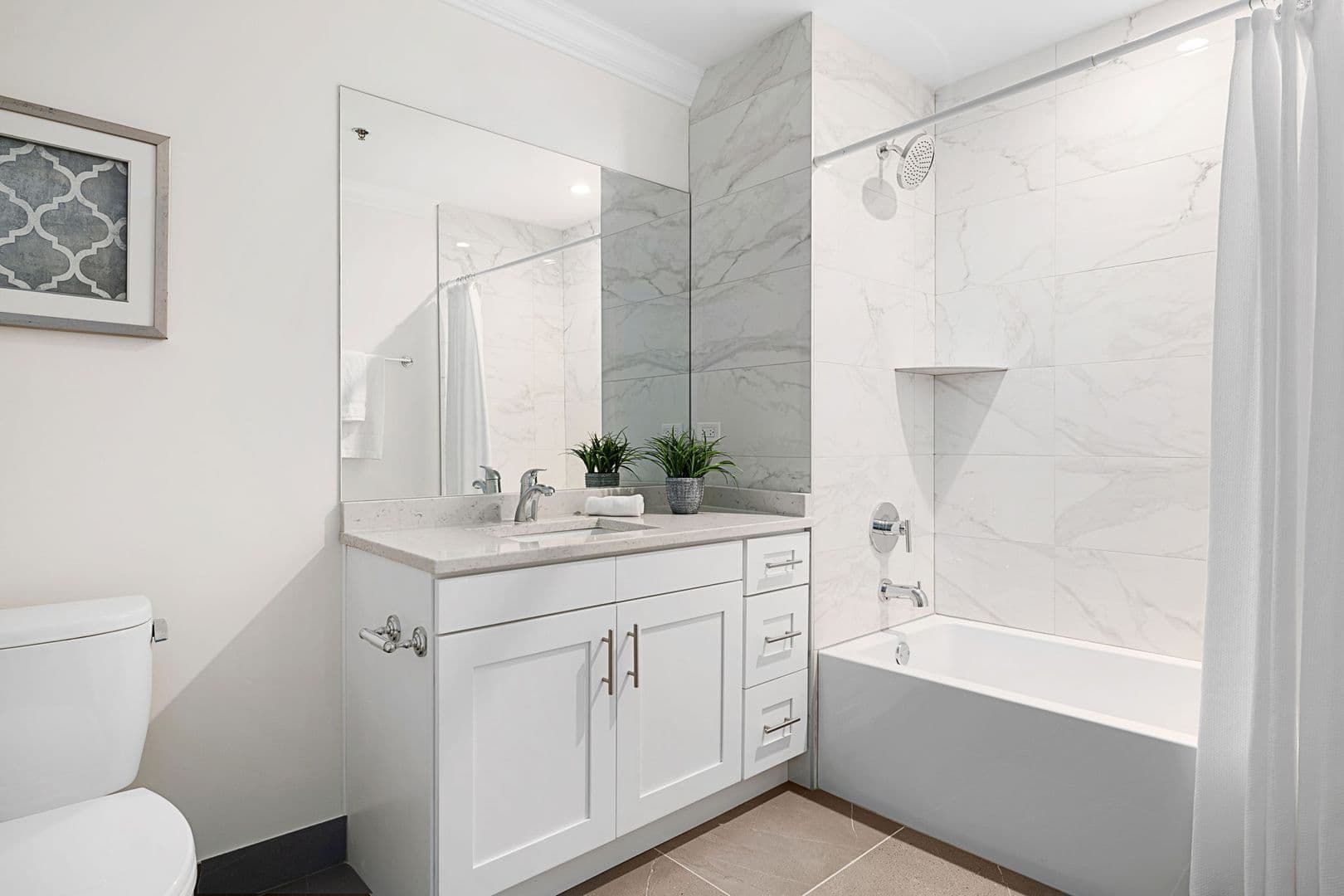 Chicago Apartment: 1610 North Normandy Avenue